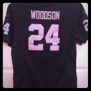 Fitted Women’s Raider Jersey
